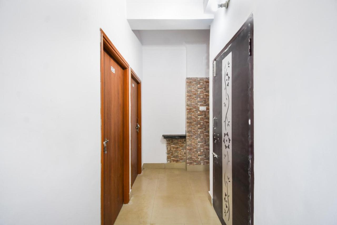 Oyo Flagship Mishika Homes 콜카타 외부 사진